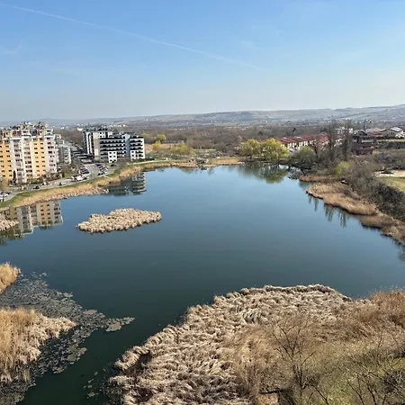 Penthouse Park Lake Iulius